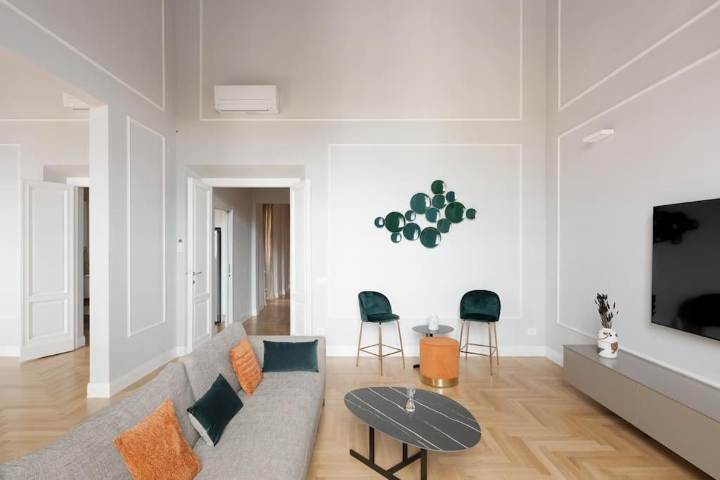 Elegant With Stunning Frescoed Ceilings Apartamento Florencia