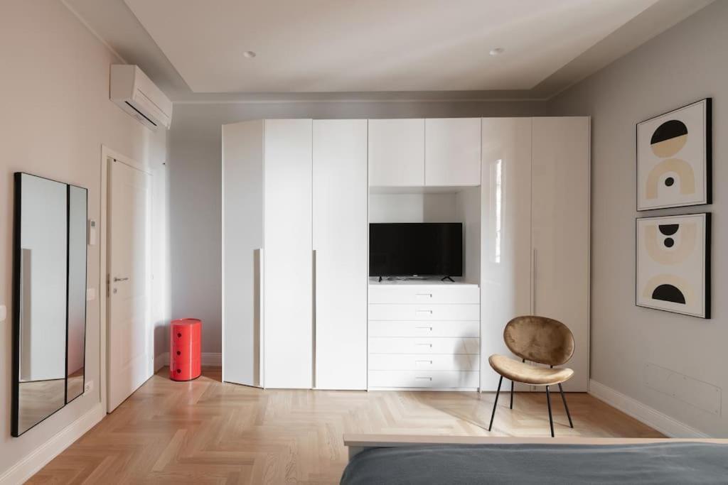 Apartamento Elegant With Stunning Frescoed Ceilings