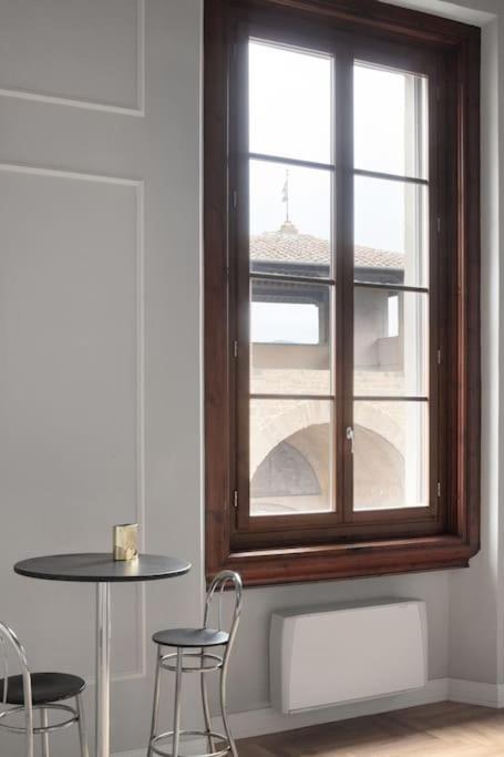Elegant With Stunning Frescoed Ceilings Florencia
